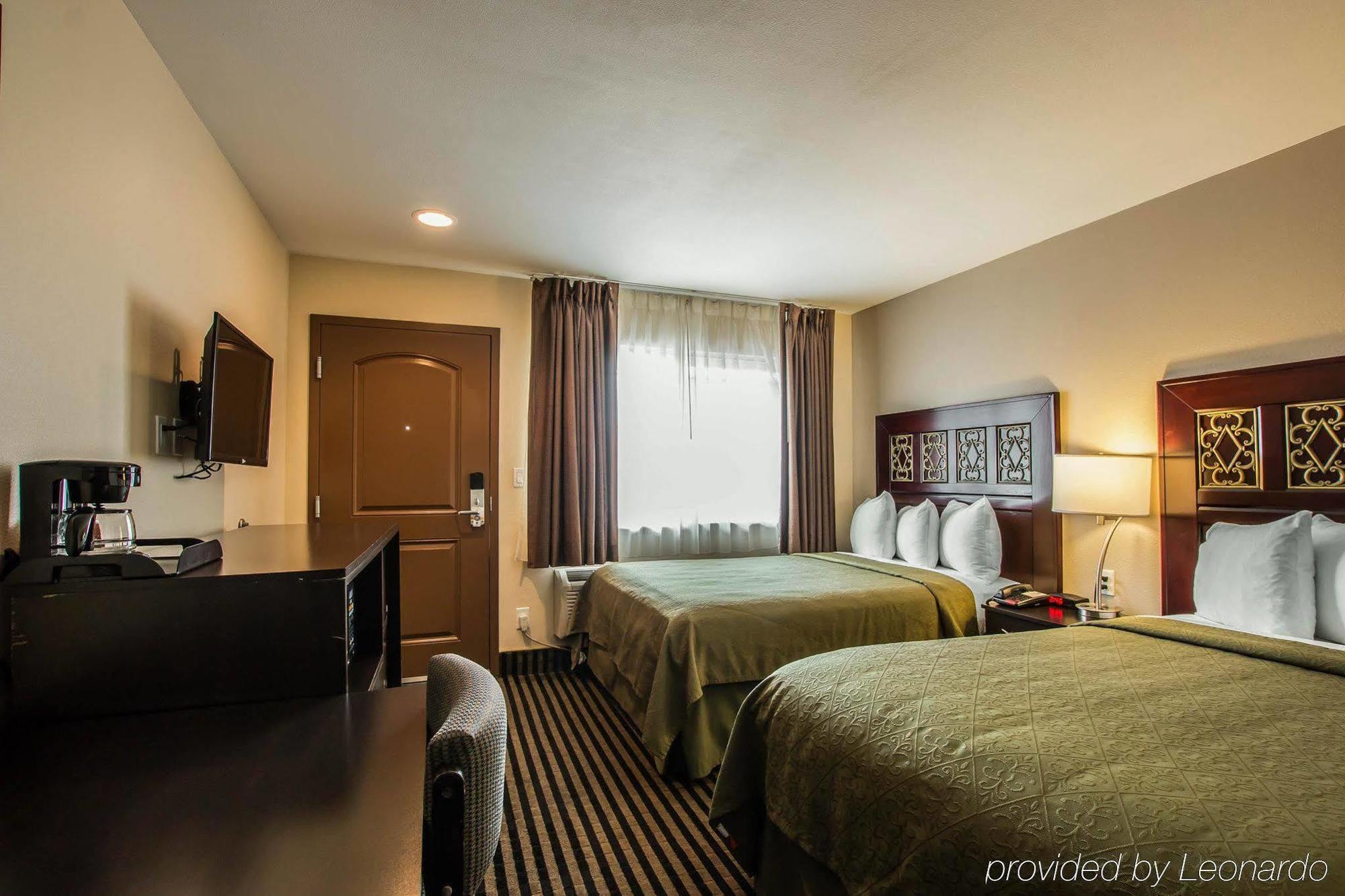 Americas Best Value Inn & Suites Escondido Exterior photo