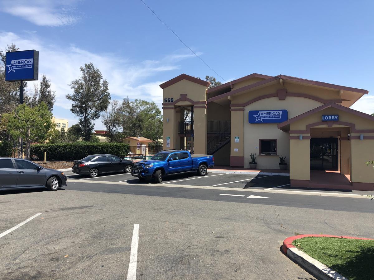 Americas Best Value Inn & Suites Escondido Exterior photo