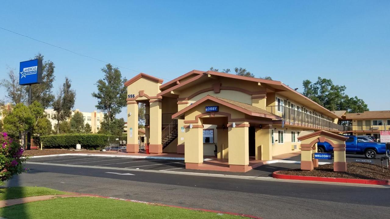 Americas Best Value Inn & Suites Escondido Exterior photo