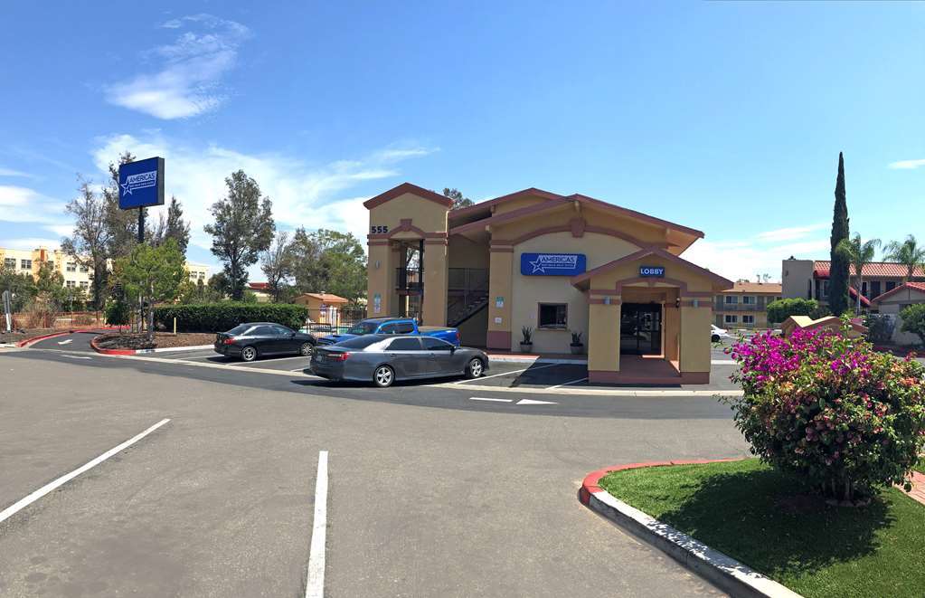Americas Best Value Inn & Suites Escondido Exterior photo
